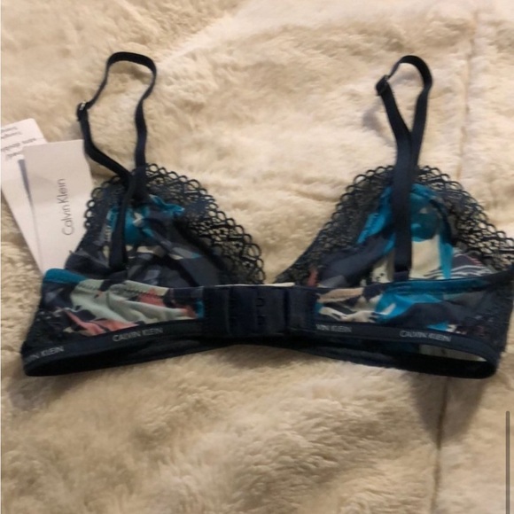 Calvin Klein Women SHEER MARQ Lace Triangle Bra - Picture 4 of 7